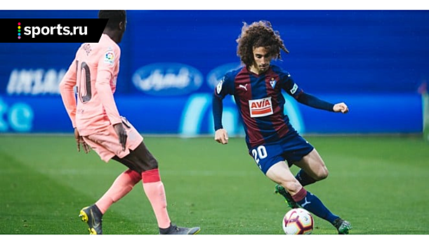 «Эйбар» выкупил защитника «Барселоны» Кукурелью за 2 млн евро. У «Барсы» есть опция обратного выкупа за 4 млн