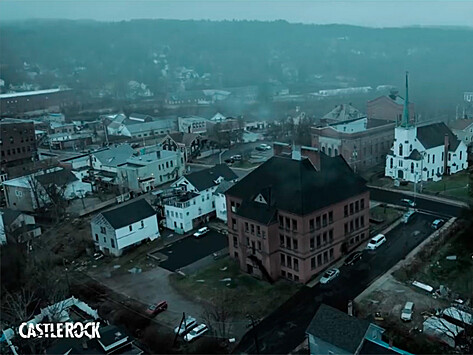 Новый трейлер 10-серийного хоррора "Касл-Рок" по книгам Стивена Кинга: "Каждый дюйм этого города окроплен чьим-то грехом" (ВИДЕО)