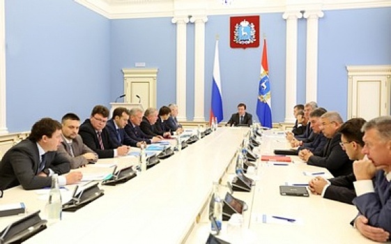 Азаров призвал членов правительства отложить отпуска