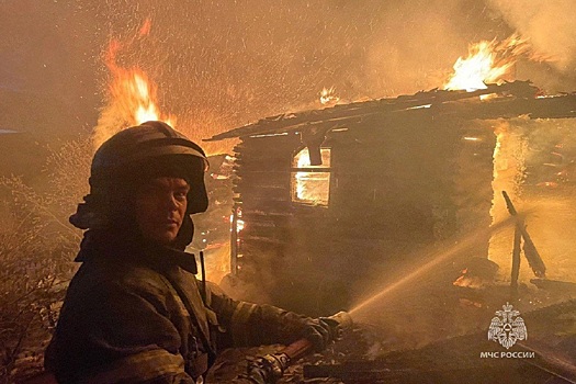 В Красноярском крае в пожаре пострадали два человека