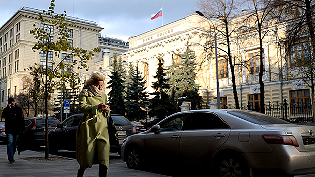 Заемщикам оставят половину дохода