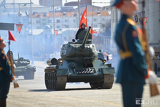 В параде Победы в Екатеринбурге пройдут 2259 военных и проедут 78 боевых машин