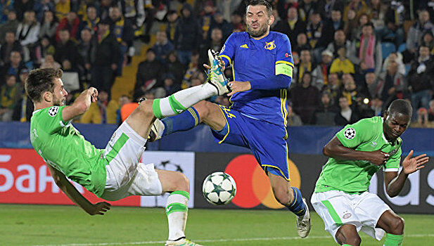 УЕФА прокомментировал инцидент с брошенным бананом на матче "Ростова" и ПСВ