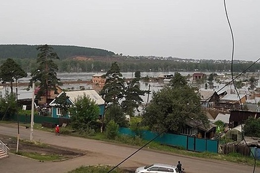 Федеральную трассу перекрыли из-за паводка в Иркутской области