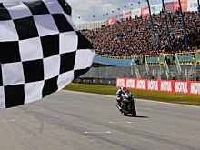 Драма Дэвиса и удача Рэя: итоги первой гонки WSBK в Ассене