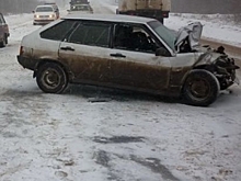 На Ахунском переезде столкнулись две легковушки