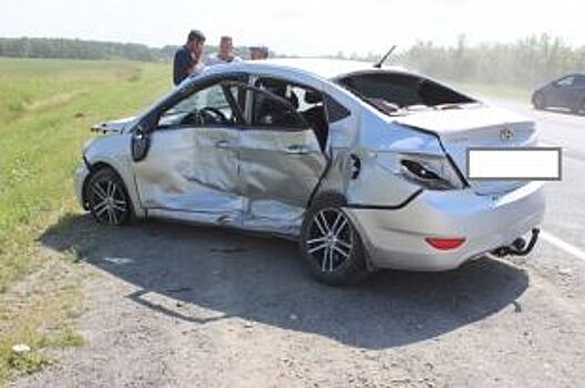 На трассе под Троицком в ДТП с тремя автомобилями погиб пассажир Hyundai