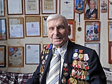 Мурманский губернатор поздравил ветерана со 100-летием