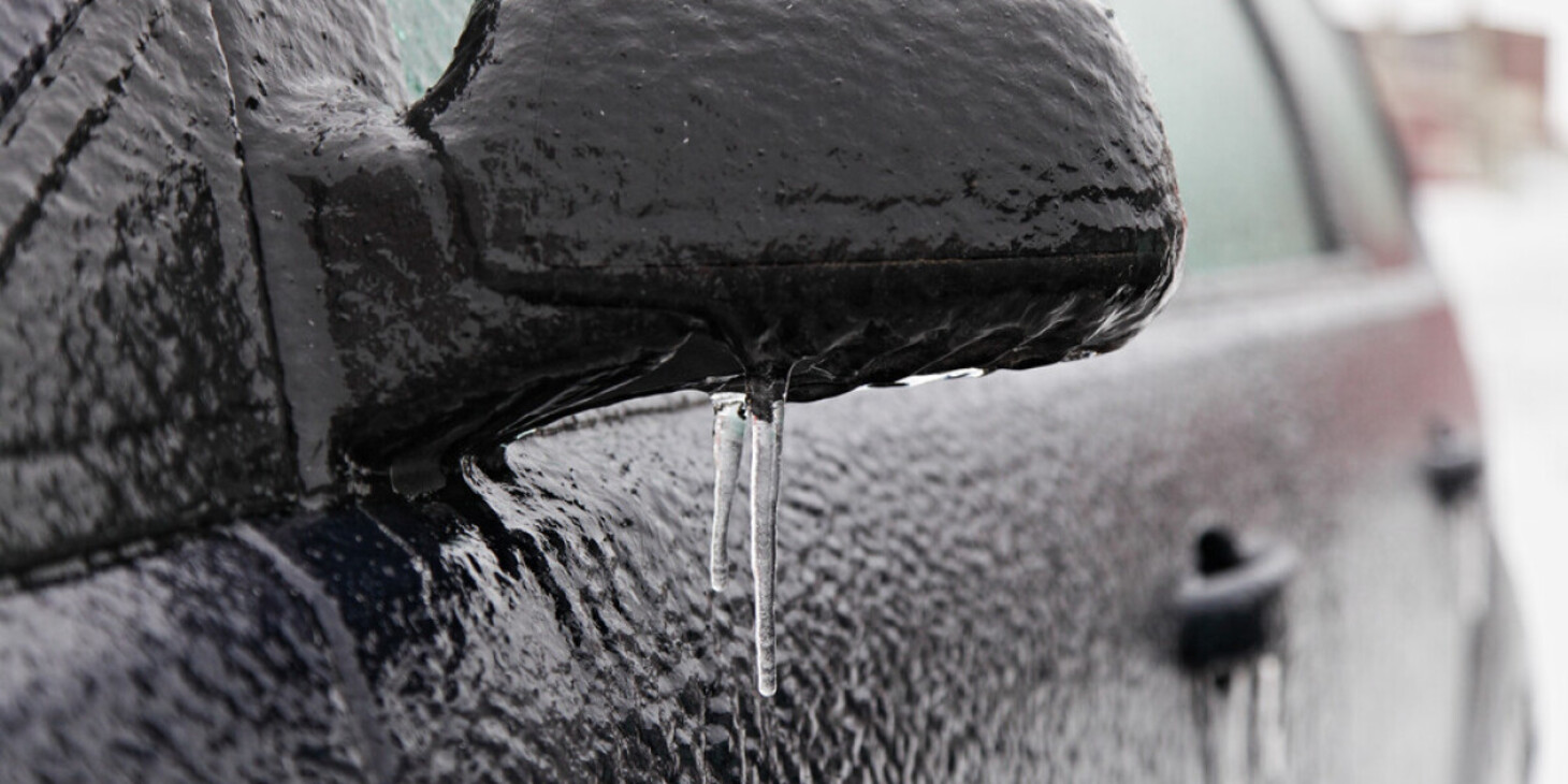 Замерзшая машина. Автомобили после ледяного дождя. Ледяной дождь. Машина после ледяного дождя. Машина после ледяного дождя.