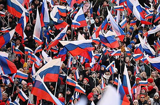 ВЦИОМ назвал долю патриотов среди молодежи в России