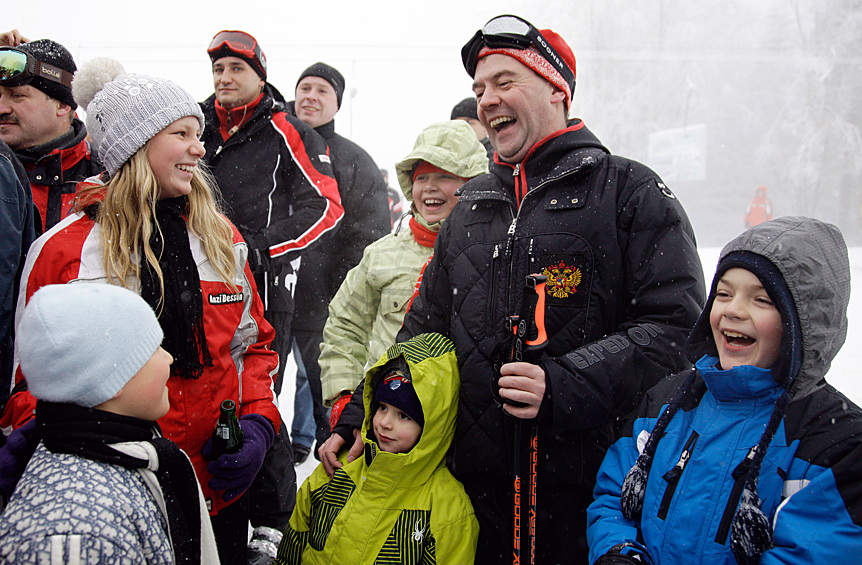 Дмитрий Медведев во время отдыха на горнолыжном курорте «Красная поляна», 2010