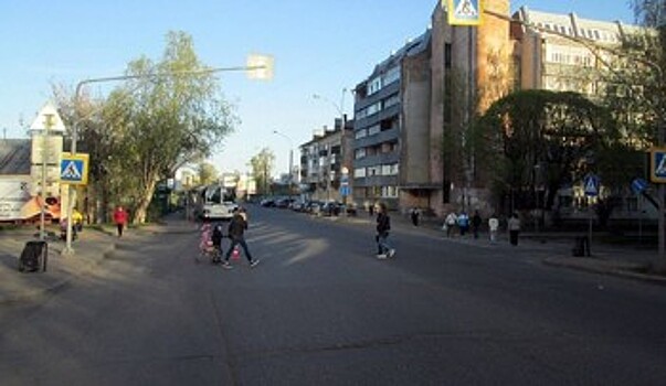 Двое детей попали под колеса «Рено Логан» в Вологде