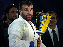 Непобежденный россиянин подписал контракт с UFC