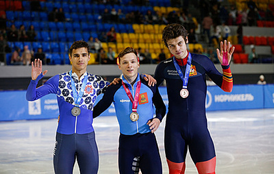 Сергей Милованов завоевал три медали на Всероссийских соревнованиях по шорт-треку