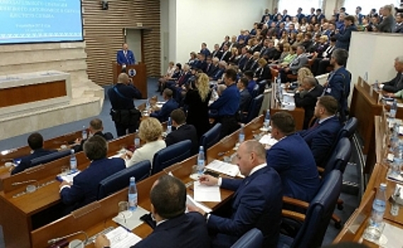 Рассматривается вопрос «Об избрании Губернатора Ямало-Ненецкого автономного округа»