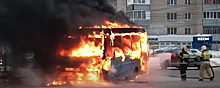 В Чебоксарах загорелся пассажирский автобус с десятками человек