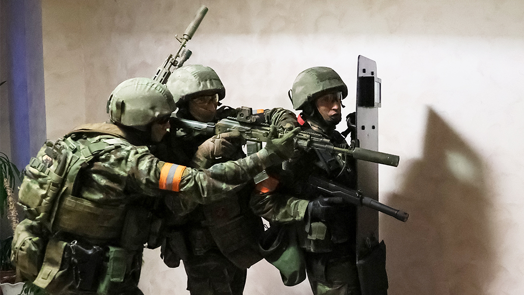 ФСБ показала видео задержания завербованных ВСУ россиянок