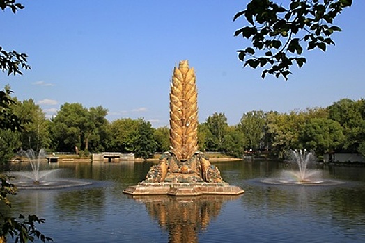 На реставрацию фонтана «Золотой колос» на ВДНХ потратили 8,5 т золотой и цветной смальты