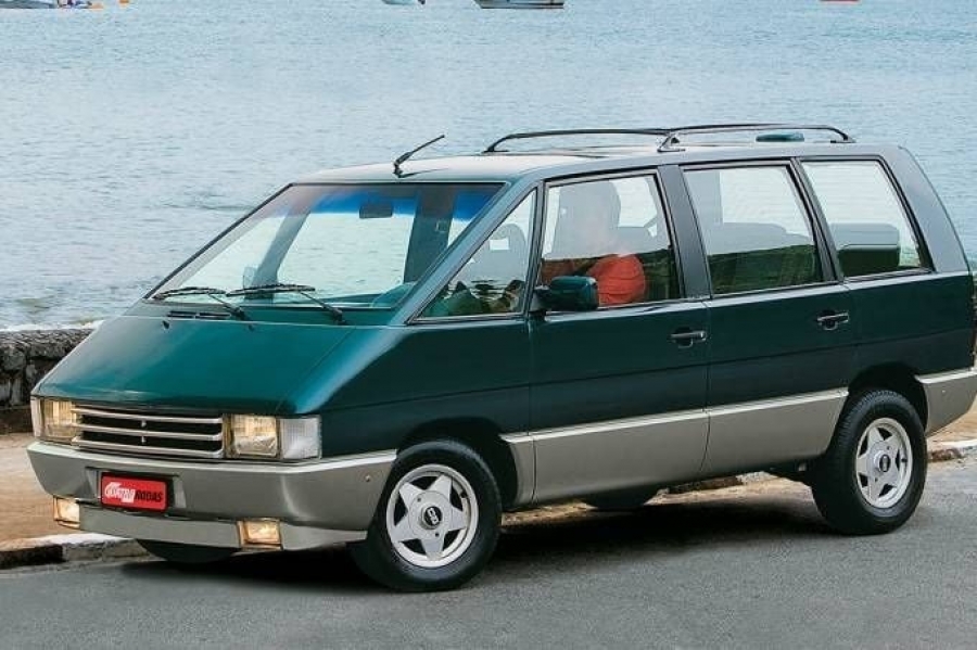 Это не Renault Espace, а нелицензионная копия из Бразилии под названием Grancar Futura