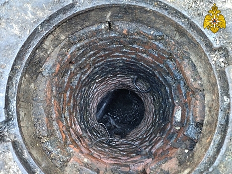 В Ульяновске двое мужчин провалились в канализационный колодец