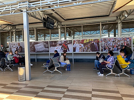 В аэропорту Краснодар открылась фотовыставка ко Дню Победы
