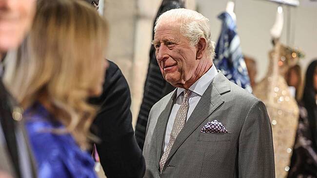 Король Карл III сходил на модный показ на фоне задержания младшего брата