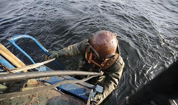 В Волгоградской области исследуют затонувшее в годы войны судно