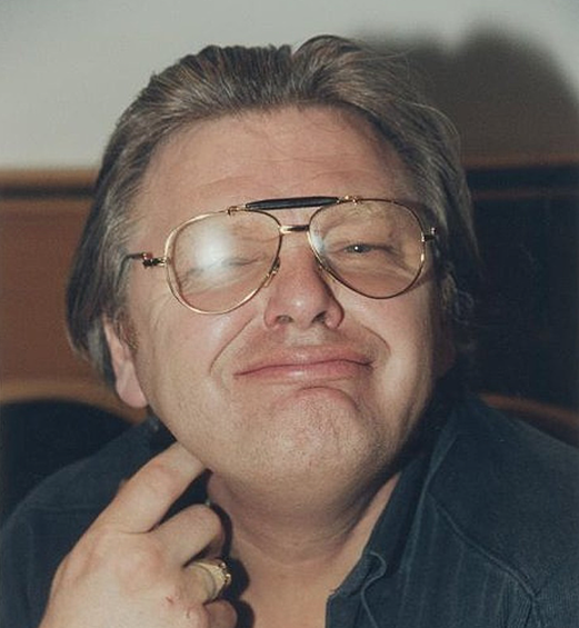 Юрий Антонов – звезда, которая перешагнула из 80-х в 90-е, не растеряв популярности.