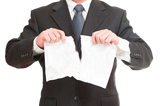 В Краснодарском крае лишили полномочий депутатов, скрывших земельные участки и элитный автомобиль