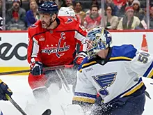 Сайт НХЛ включил 900-й гол Овечкина в число лучших моментов старта сезона: забил уникальным образом