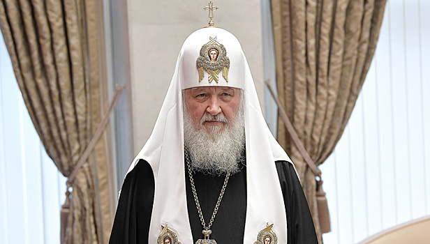 Патриарх Кирилл напомнил россиянам, что Бог важнее денег
