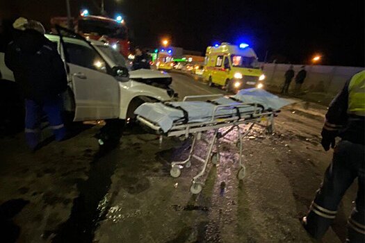 После опасного выезда на «встречку» двоих водителей в Нижнем Новгороде госпитализировали в тяжелом состоянии