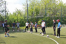 В преддверии Всемирного дня детского футбола тюменские общественники организовали товарищескую встречу футбольных команд состоящих из ребят из подучетных семей
