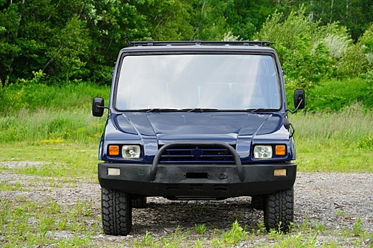 На продажу выставили редкий вариант Toyota Mega Cruiser с очень высокой крышей