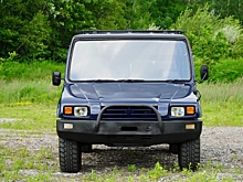 На продажу выставили редкий вариант Toyota Mega Cruiser с очень высокой крышей