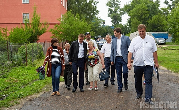 Курская область. Роман Старовойт проверил ход капремонта в Советском районе