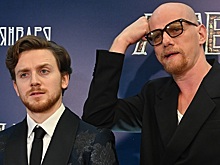 «Бедная лошадь»: Актер Колокольников рассказал, как на съемках упал с лошади вместе с Федором Федотовым