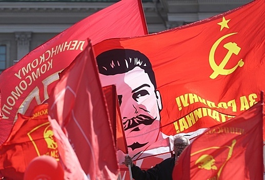 Коммунисты откажутся от первомайских шествий в пользу скайп-митинга