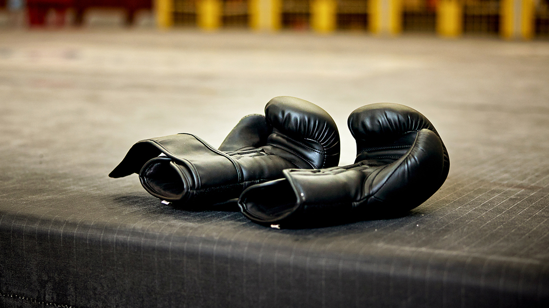 Боксер избил жителей российского города с криком вы  русские твари