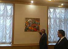 Губернатор Новгородской области повесил в новом кабинете картину Василия Ложкина