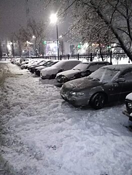 В Саратове продолжают эвакуировать машины: Парковку ограничили еще на нескольких улицах