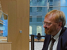Милонов призвал партию распуститься из-за политика трансгендера