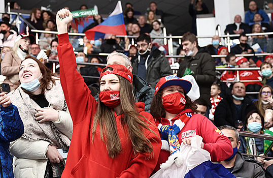 «Фанатов убирают со стадионов». Несмотря на протесты болельщиков, в Госдуме приняли закон о Fan ID