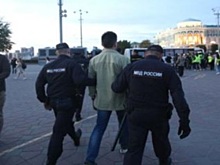 Участникам оппозиционных митингов в Екатеринбурге вручили повестки в военкомат