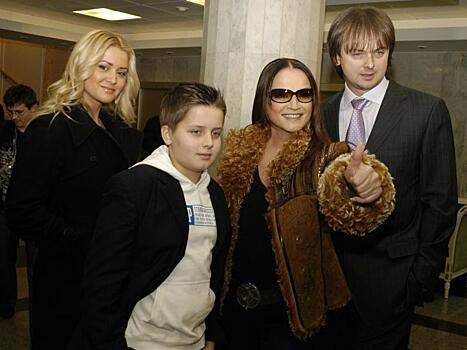 Звездная смена. Как строят карьеру внучки Ротару, Фрейндлих и Евстигнеева