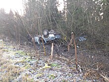 В Тверской области женщина на пикапе съехала в кювет