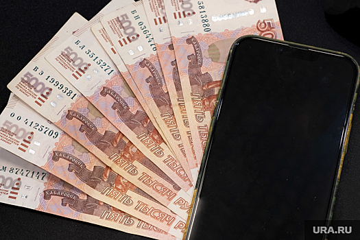 Школьник из ХМАО перевел аферистам 150 тысяч рублей за повышение уровня в игре