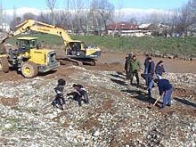 Берега рек укрепили в Таджикистане перед паводками
