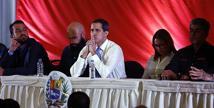 Бразилия хочет убедить участников БРИКС признать Гуайдо лидером Венесуэлы