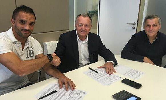 "Лион" объявил о продлении контракта с Морелем